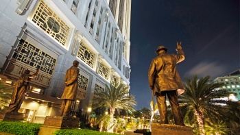 Sculpture located on the first floor of Parkview Plaza